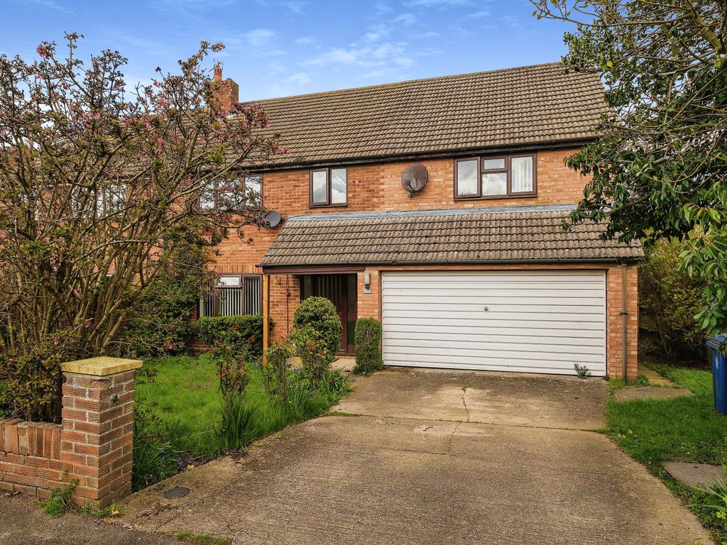 5 bed semi-detached house for sale in Red Hill Close, Great Shelford, Cambridge CB22, £700,000