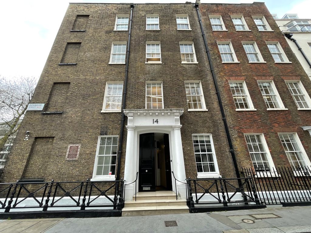 Office to let in Buckingham Street, London WC2N, £51,216 pa