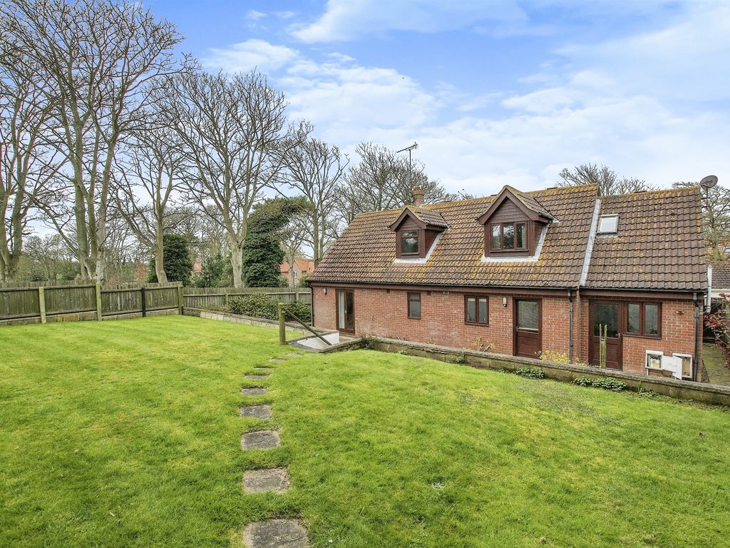 2 bed detached house for sale in Mill View Close, Mundesley, Norwich NR11, £375,000