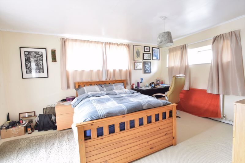 4 bed terraced house for sale in Hardwick Avenue, Kidlington OX5, £395,000