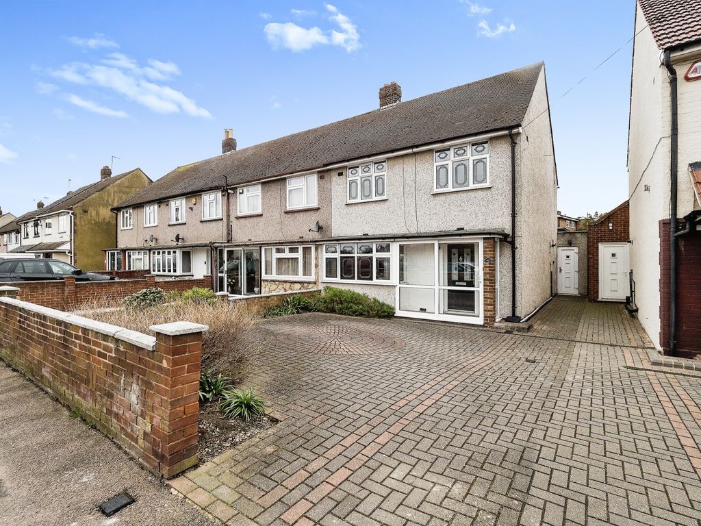 3 bed end terrace house for sale in Coniston Way, Hornchurch RM12, £425,000