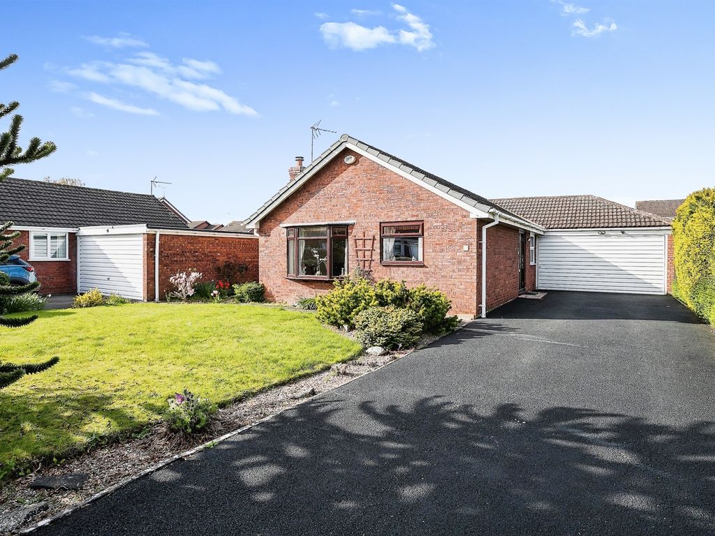3 bed detached bungalow for sale in Trevalyn Way, Rossett, Wrexham LL12, £315,000
