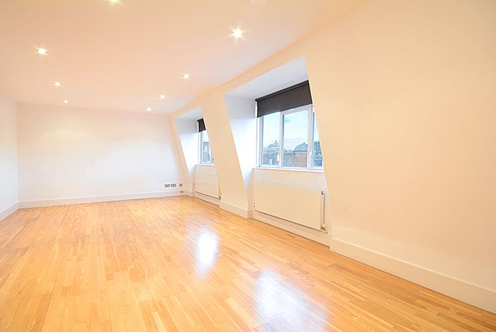 2 bed flat to rent in Bedford Avenue, London WC1B, £3,445 pcm