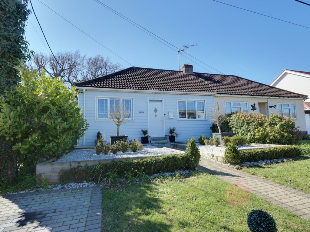 3 bed semi-detached bungalow for sale in Woodside Road, Hockley SS5, £650,000