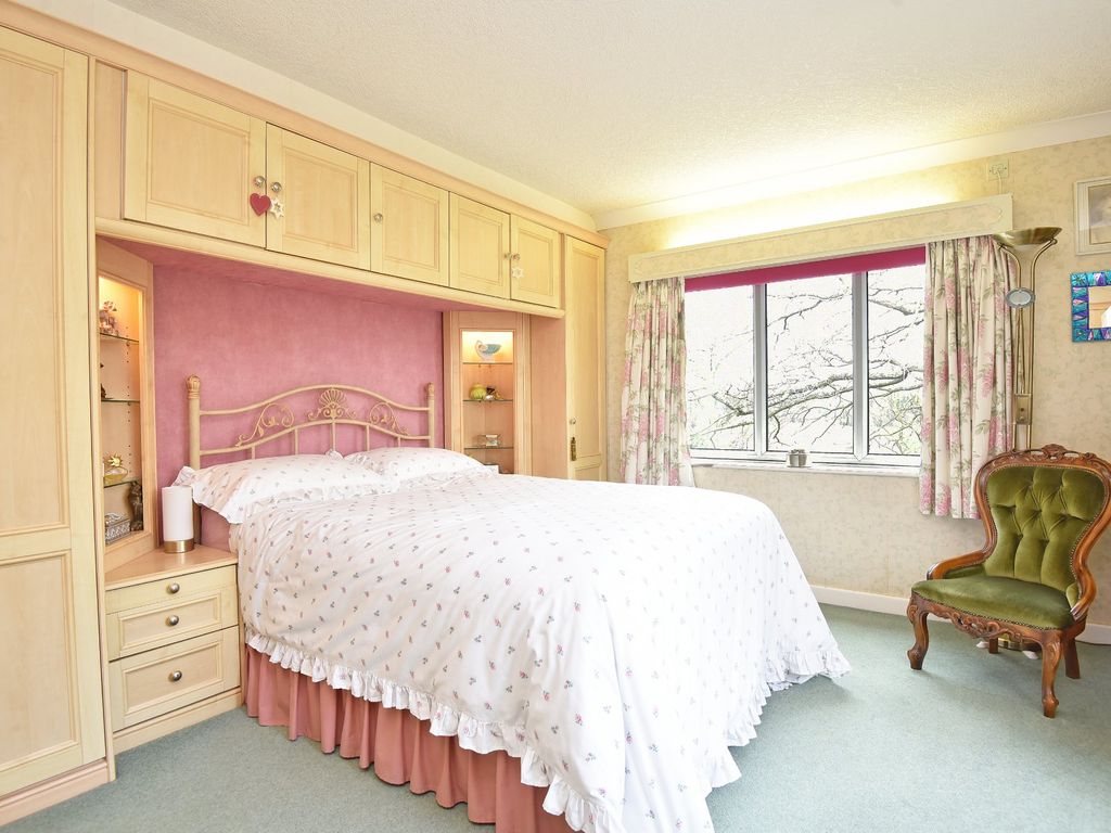 4 bed detached house for sale in Oakdale, Harrogate HG1, £780,000