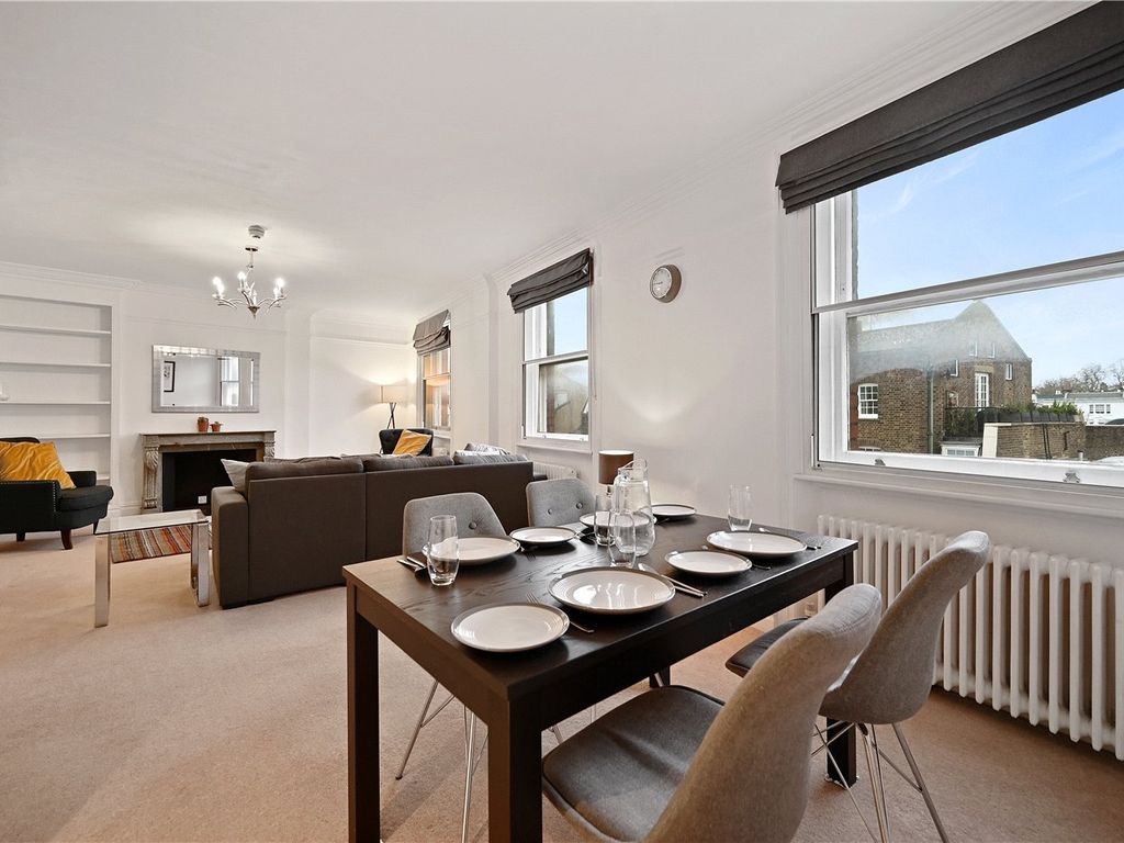 2 bed flat for sale in Edge Street, Kensington, London W8, £925,000