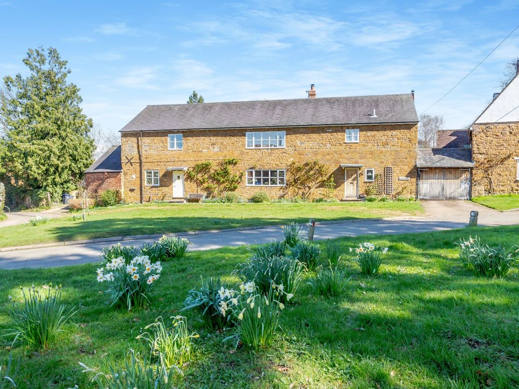 4 bed detached house for sale in The Slade, Fenny Compton, Southam, Warwickshire CV47, £795,000