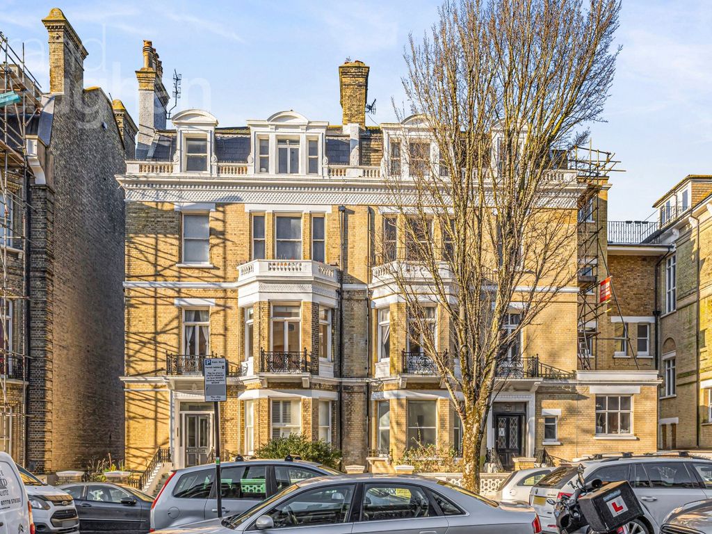 1 bed flat for sale in First Avenue, Hove BN3, £290,000
