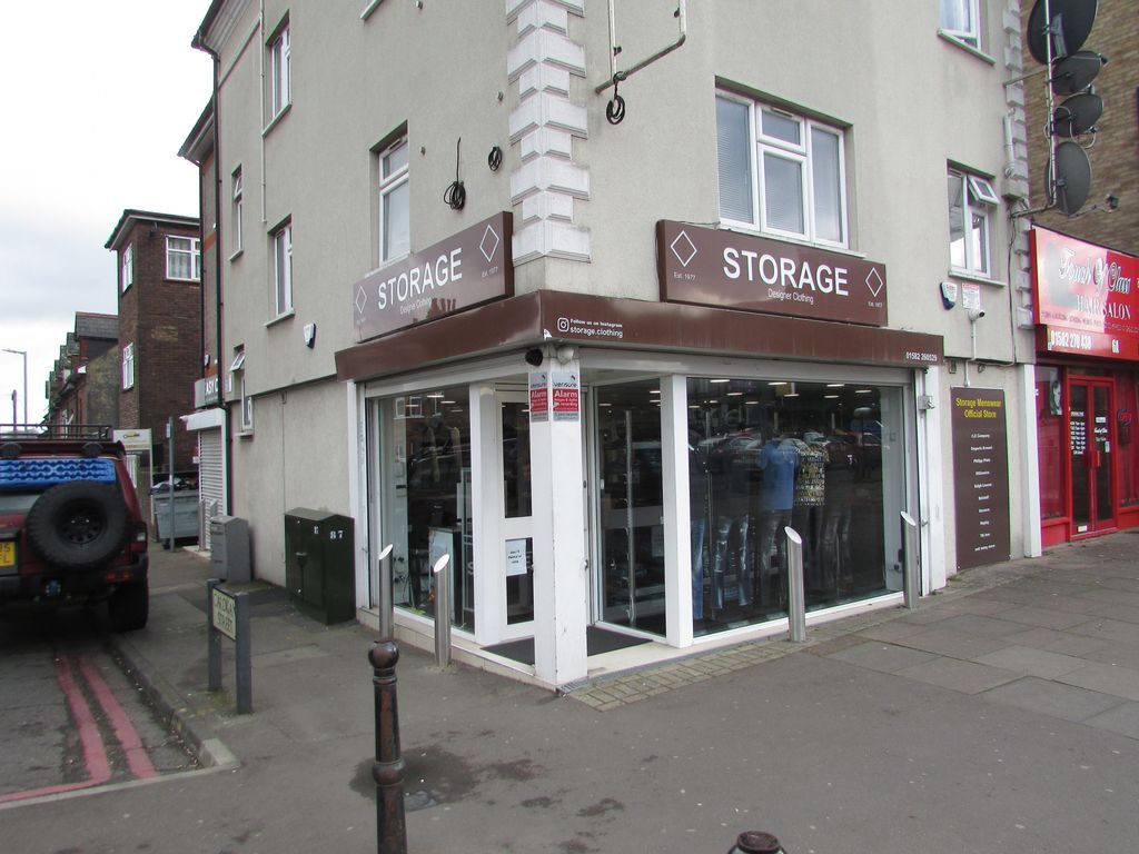 Retail premises to let in Dunstable Road, Luton, Bedfordshire LU1, £25,000 pa