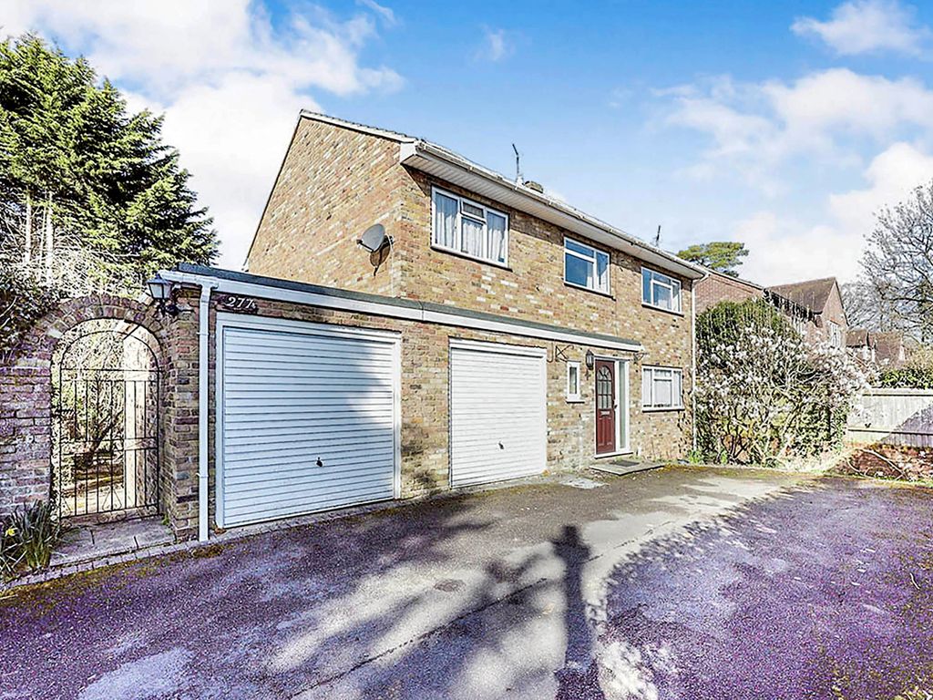 4 bed detached house for sale in Main Road, Walters Ash, High Wycombe HP14, £600,000
