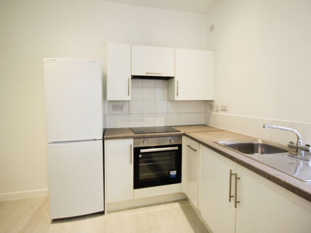 1 bed flat to rent in High Street, Tarporley, Cheshire CW6, £750 pcm
