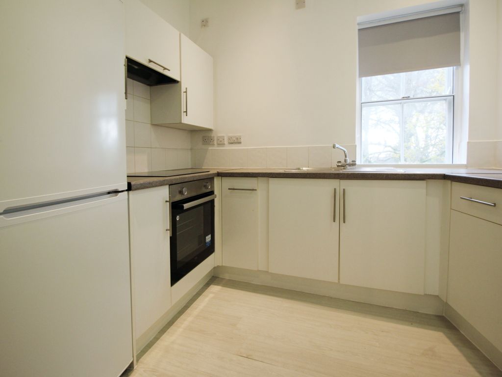 1 bed flat to rent in High Street, Tarporley, Cheshire CW6, £750 pcm