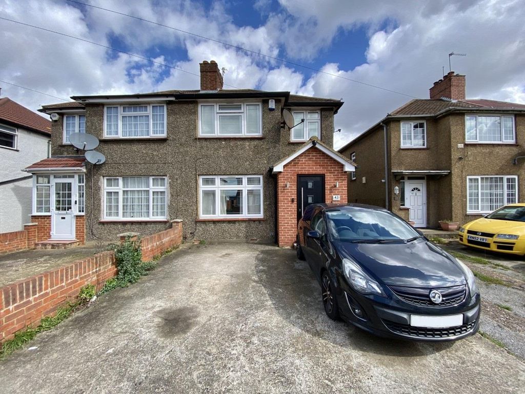 3 bed property for sale in Crowland Avenue, Hayes UB3, £550,000