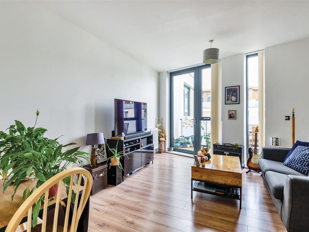 1 bed flat for sale in Quebec Way, Canada Water SE16, £425,000