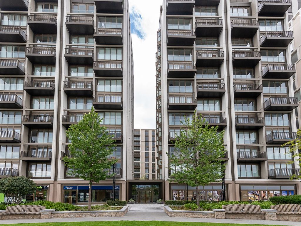 3 bed flat for sale in Cascade Way, White City W12, £3,400,000