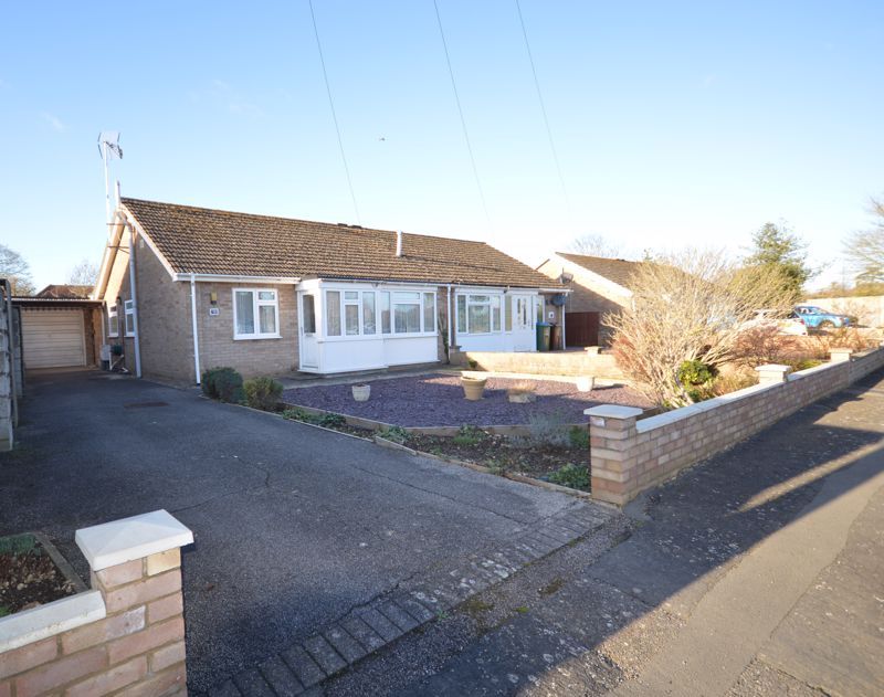 2 bed semi-detached bungalow for sale in Old Mill Close, Haddenham, Aylesbury HP17, £435,000