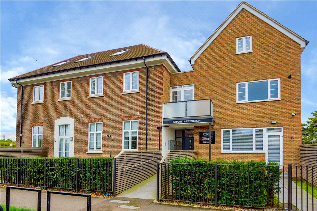 New home, 2 bed flat for sale in Grand Approach, Thorney Lane South, Iver SL0, £399,999