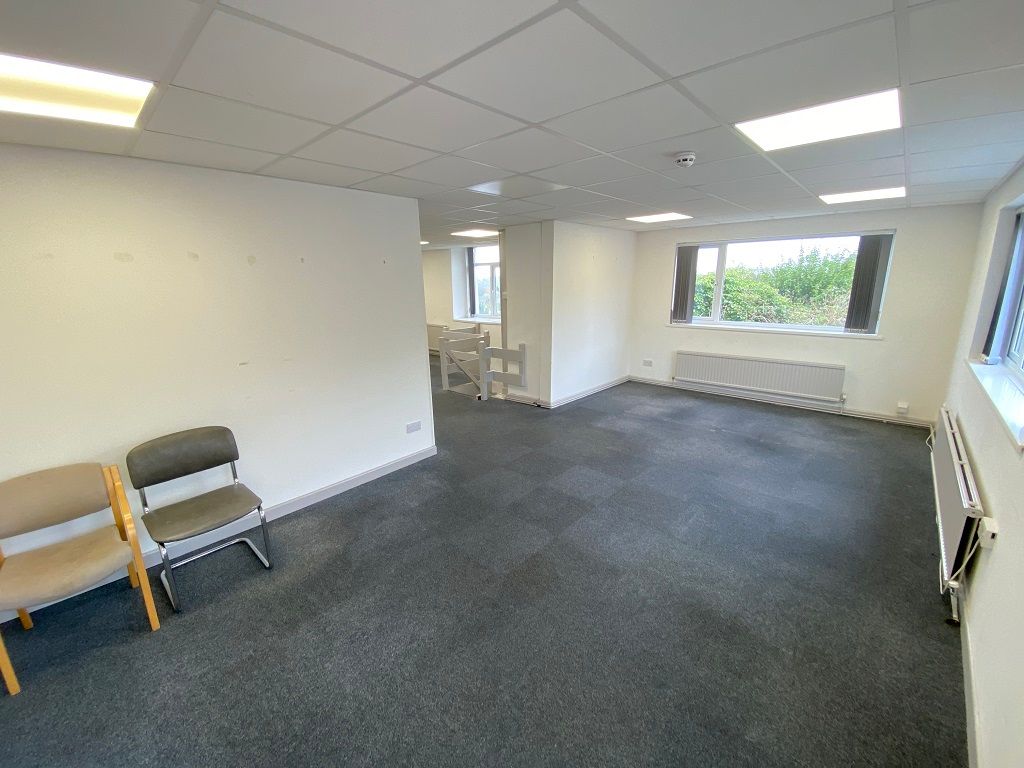 Office to let in Longford Road, Neath SA10, £10,000 pa