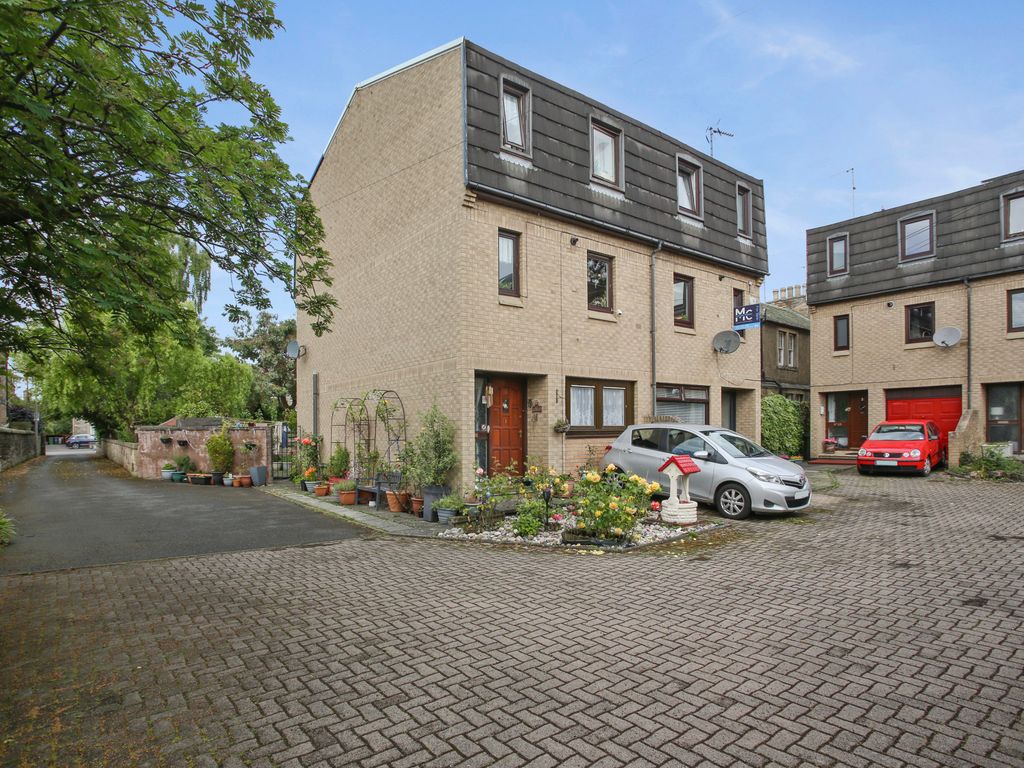 4 bed town house for sale in 2 Newlands Park, Edinburgh EH9, £555,000