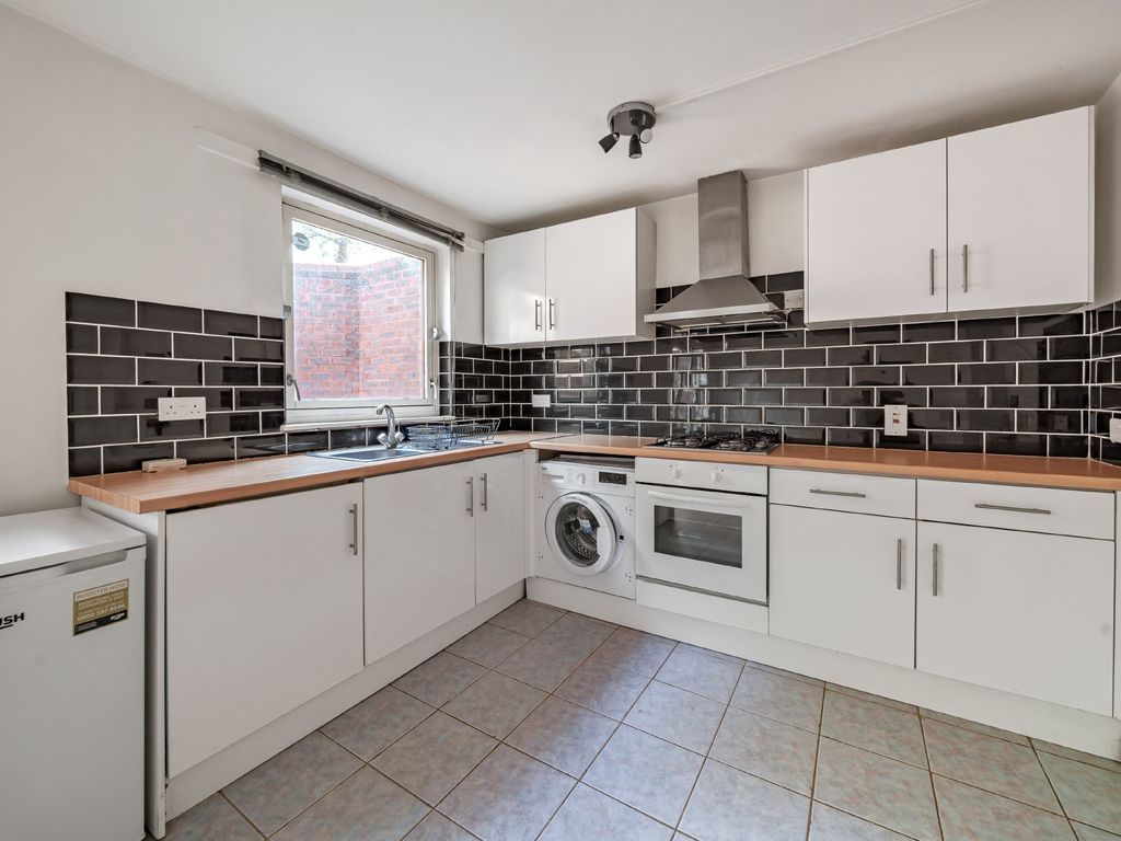 1 bed flat for sale in Hargrave Park, London N19, £344,000