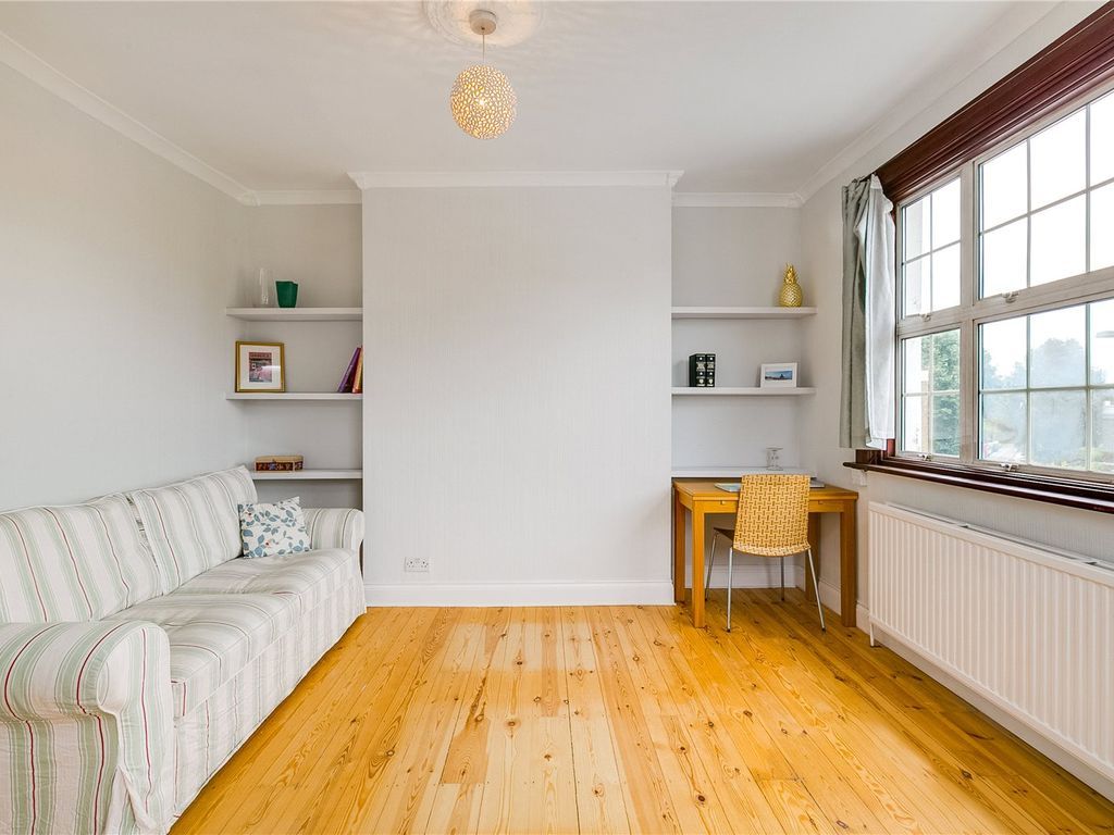 1 bed flat for sale in Askew Road, London W12, £400,000
