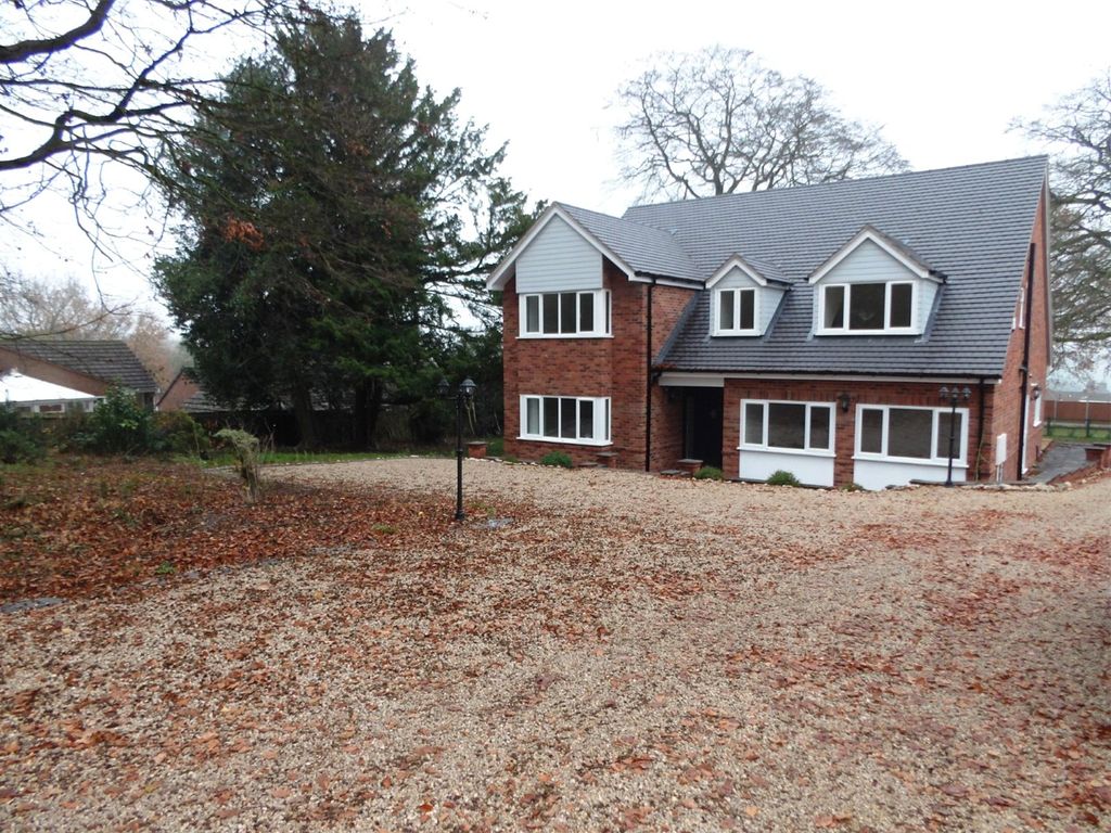 6 bed detached house for sale in Newlands Road, Baddesley Ensor, Atherstone, Warwickshire CV9, £650,000