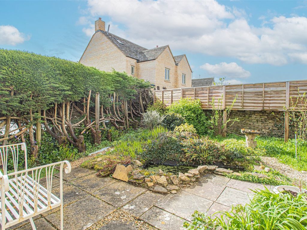 4 bed detached house for sale in Courtfield, Tetbury GL8, £485,000