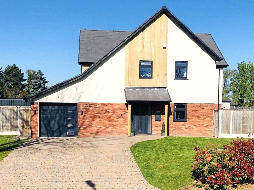 4 bed detached house for sale in Bratton Road, Bratton, Telford, Shropshire TF5, £575,000