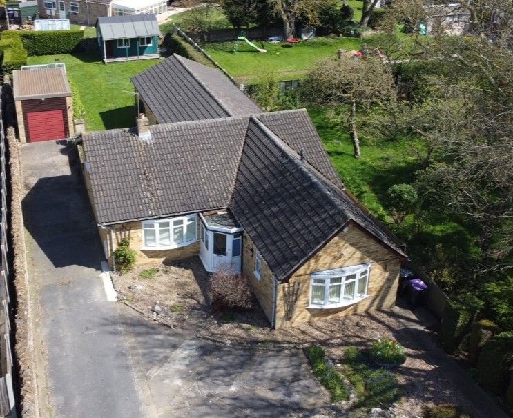 4 bed detached bungalow for sale in Chapel Lane, Leasingham NG34, £395,000