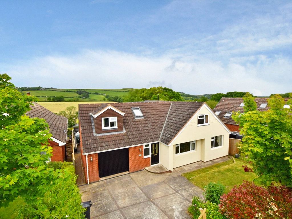 5 bed detached house for sale in Whitestone, Exeter, Devon EX4, £650,000