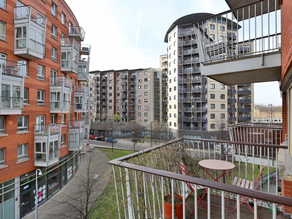 2 bed flat for sale in Eden Grove, London N7, £565,000