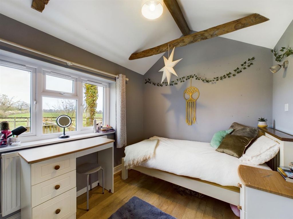 4 bed detached bungalow for sale in Kiln Lane, Cross Lanes, Wrexham LL13, £400,000