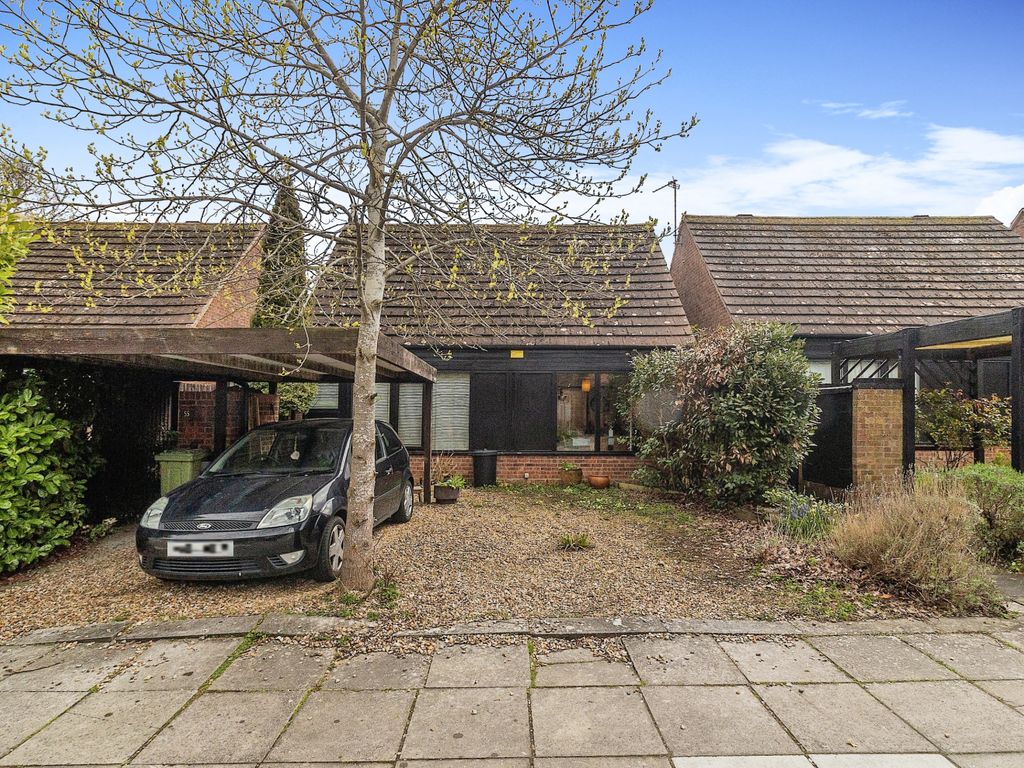 3 bed detached house for sale in Butlers Grove, Great Linford, Milton Keynes MK14, £340,000
