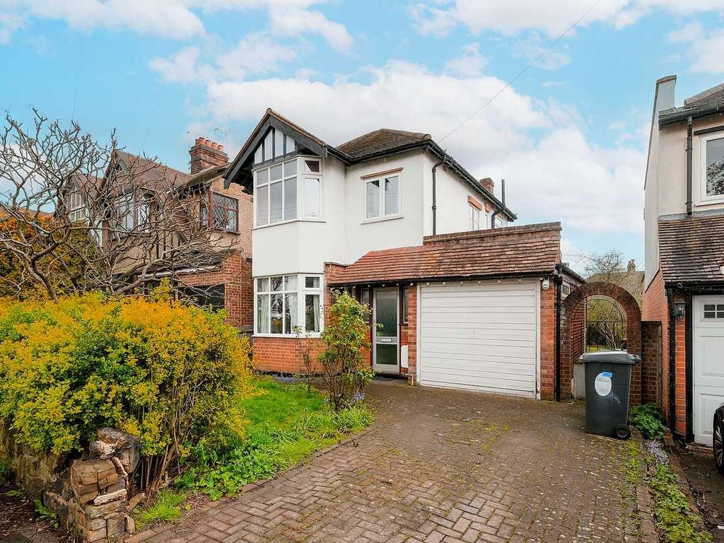 3 bed detached house for sale in Underwood Road, London E4, £725,000