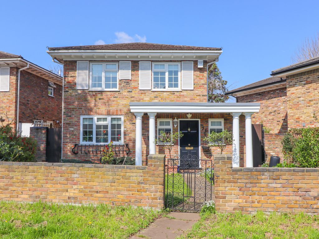 4 bed detached house for sale in Ditton Road, Surbiton KT6, £750,000