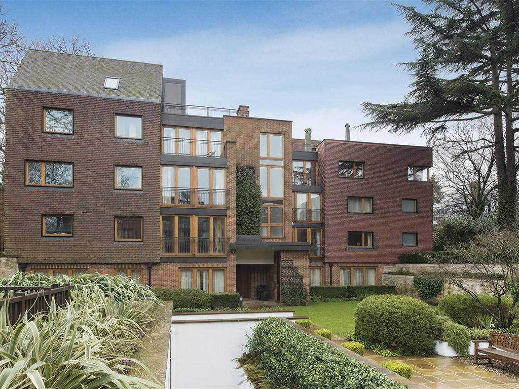 4 bed flat to rent in The Bishops Avenue, Kenwood N2, £32,500 pcm