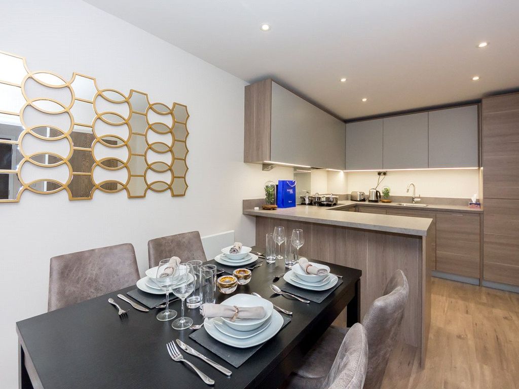 1 bed flat for sale in Beaufort Square, Beaufort, Colindale NW9, £405,000