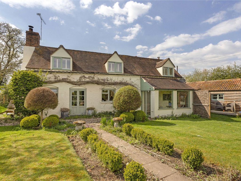 3 bed detached house for sale in Drinkers End, Corse Lawn, Gloucestershire GL19, £800,000