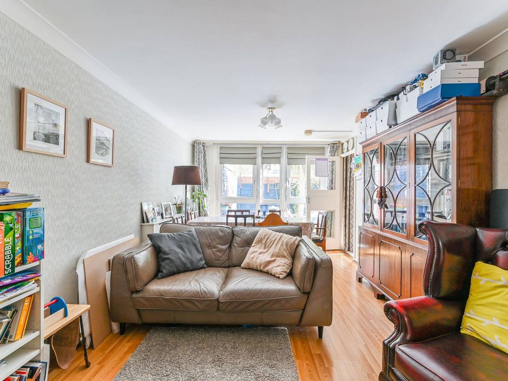 2 bed maisonette for sale in Lilford Road, Camberwell, London SE5, £475,000