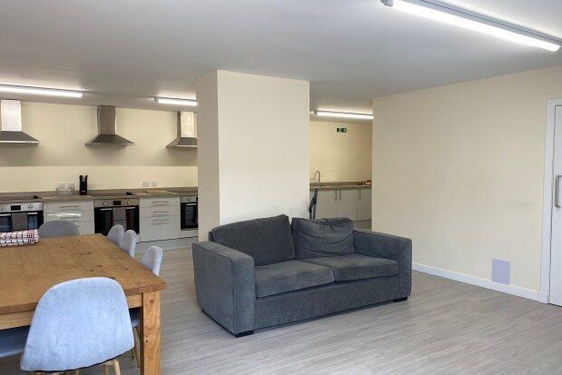 Room to rent in La Porte Precinct, Grangemouth FK3, £7,800 pcm