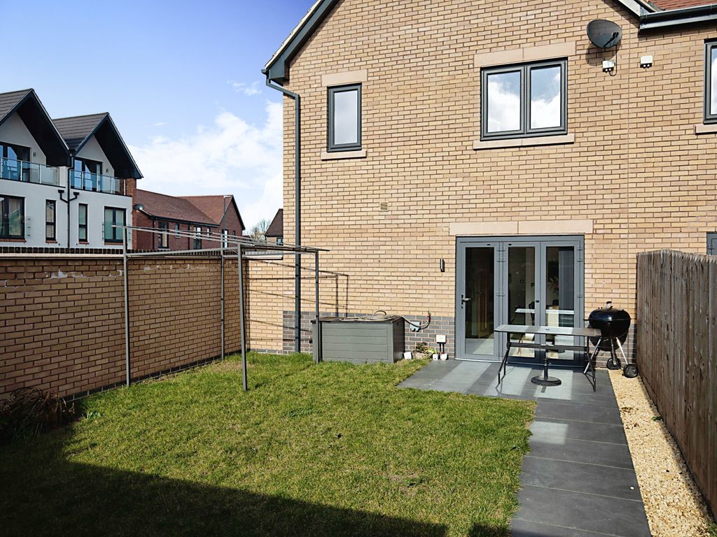 3 bed semi-detached house for sale in Lamb Close, Stratford-Upon-Avon CV37, £495,000