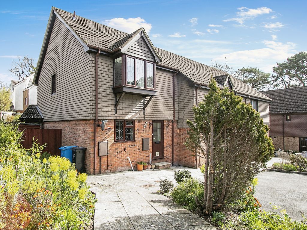 3 bed end terrace house for sale in Royster Close, Poole BH17, £340,000