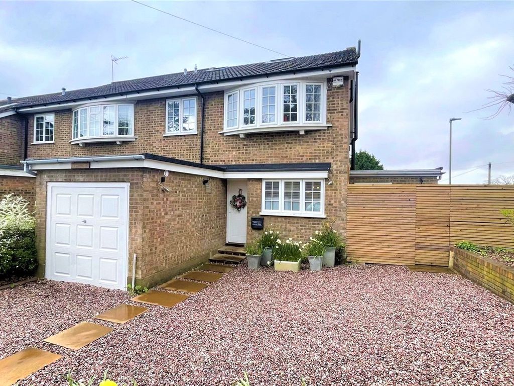 5 bed semi-detached house for sale in Latimer Road, Barnet EN5, £950,000