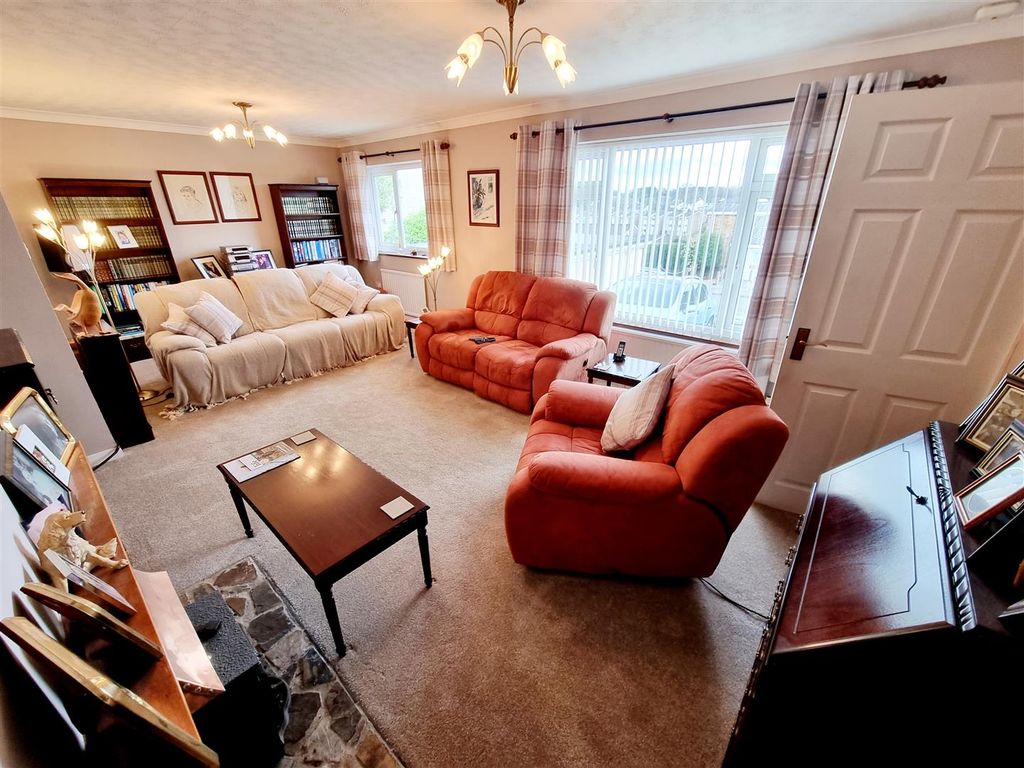 4 bed detached bungalow for sale in Highfield Park Road, Launceston PL15, £365,000