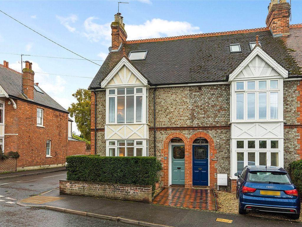 4 bed end terrace house for sale in Kings Road, Thame, Oxfordshire OX9, £775,000