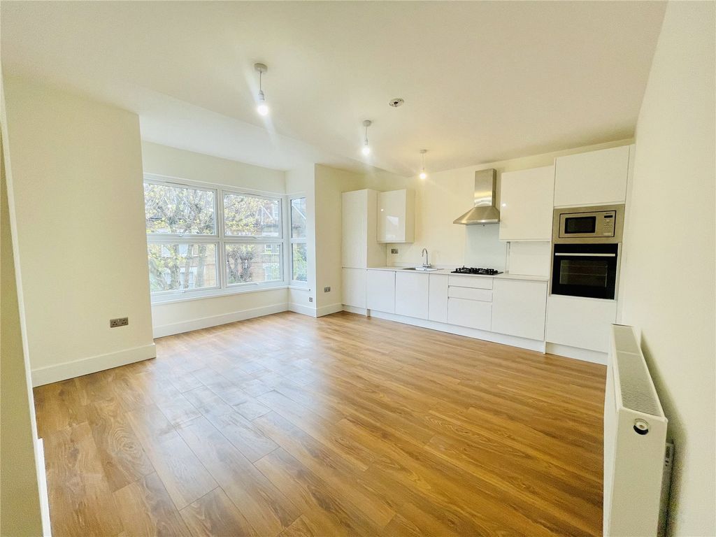 New home, 2 bed flat for sale in Oakfield Road, Croydon, West Croydon CR0, £325,000