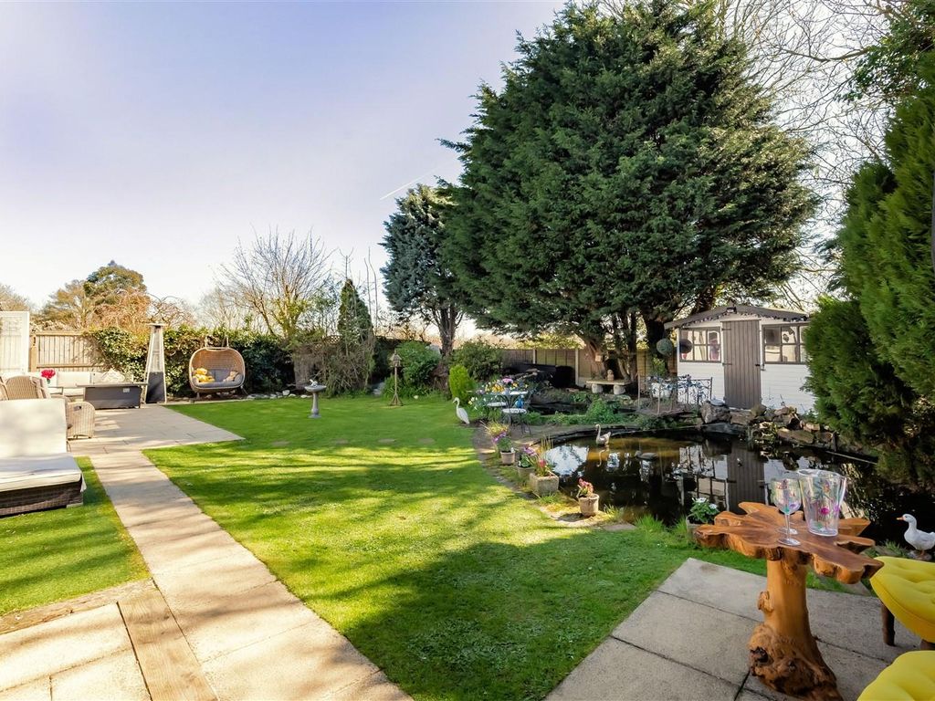 4 bed semi-detached house for sale in Epping Green, Epping CM16, £750,000