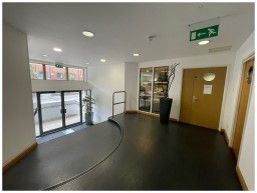 Office to let in Queens Road, Reading RG1, £20,484 pa