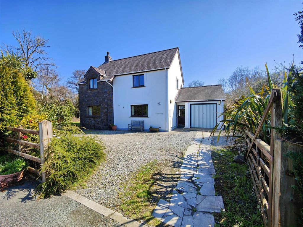 3 bed detached house for sale in Dinas Cross, Newport SA42, £375,000