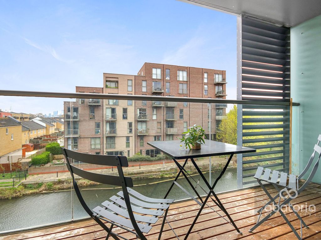1 bed flat for sale in Candy Wharf, 22 Copperfield Road, London E3, £425,000